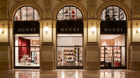 gucci stores in milan